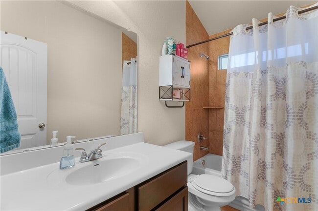 Building Photo - 8064 Bassano Dr