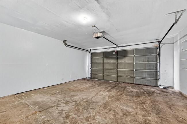 Building Photo - 7395 Regency Square Ct
