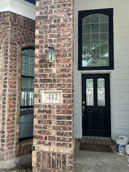 Building Photo - 412 Cypress Hill Dr