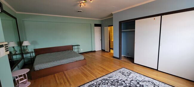 Building Photo - 2608 Madison Ave