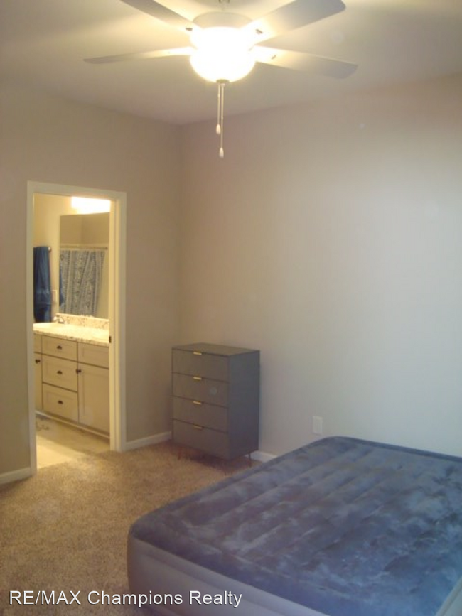 Building Photo - 3 br, 2 bath House - 3325 Hal's Way