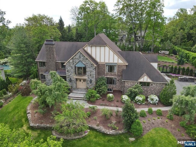 Building Photo - 39 Springhouse Rd