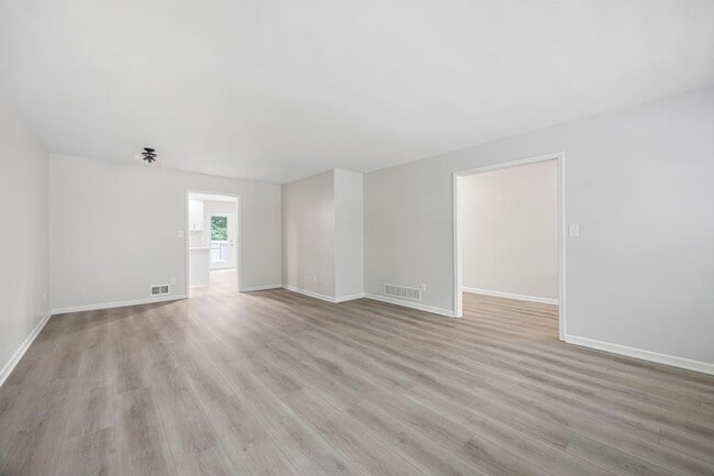 Building Photo - Beautifully Renovated Ranch in Marietta