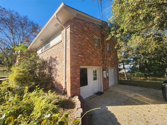 Building Photo - 649 Partridge Ln