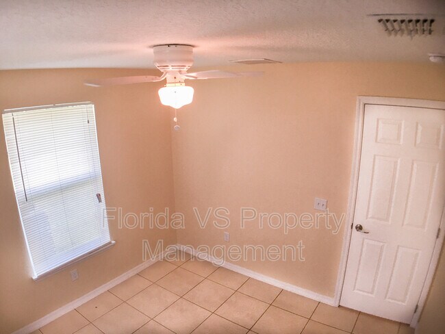Building Photo - 332 Dundee Dr