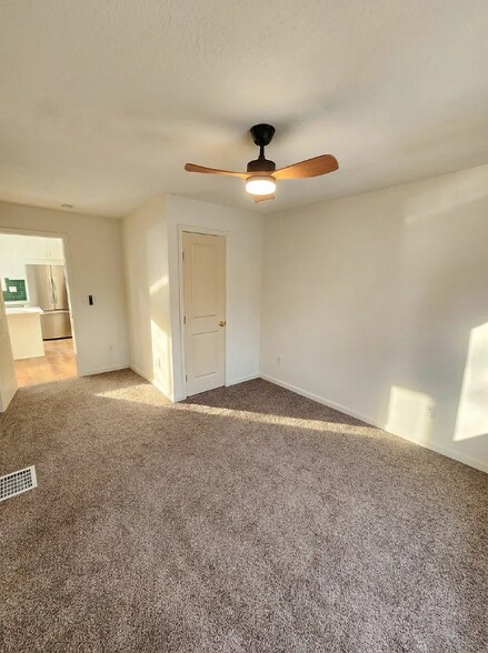 Building Photo - 304 Waller St