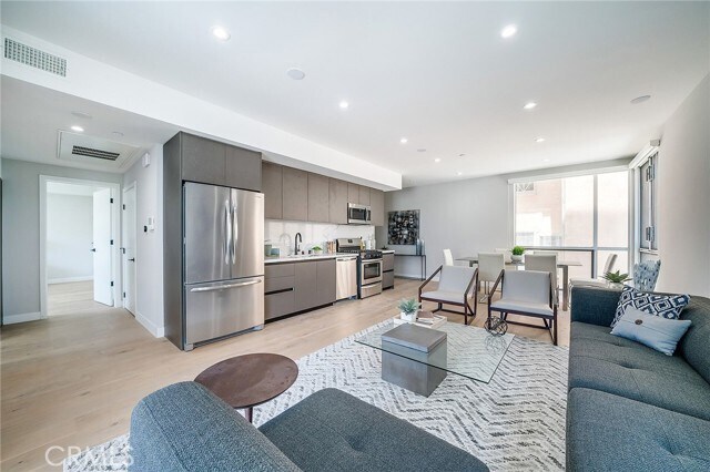 Building Photo - 1148 N Detroit St