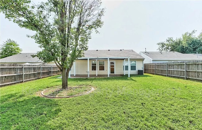 Building Photo - 15405 Acacia Rd