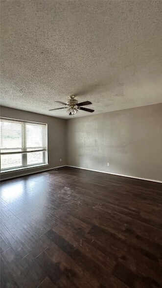 Building Photo - 3018 Apple Valley Dr