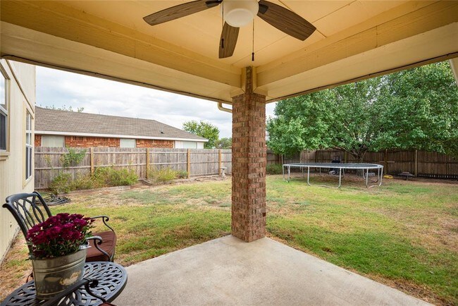 Building Photo - 5517 Vineyard Ln