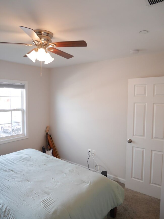 Building Photo - Beautiful Townhouse- Taneytown, MD