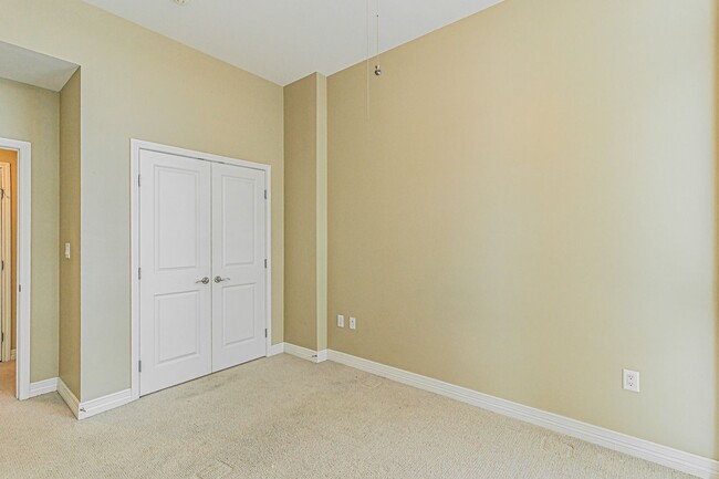 Building Photo - Live in the Heart of Downtown Fort Worth!