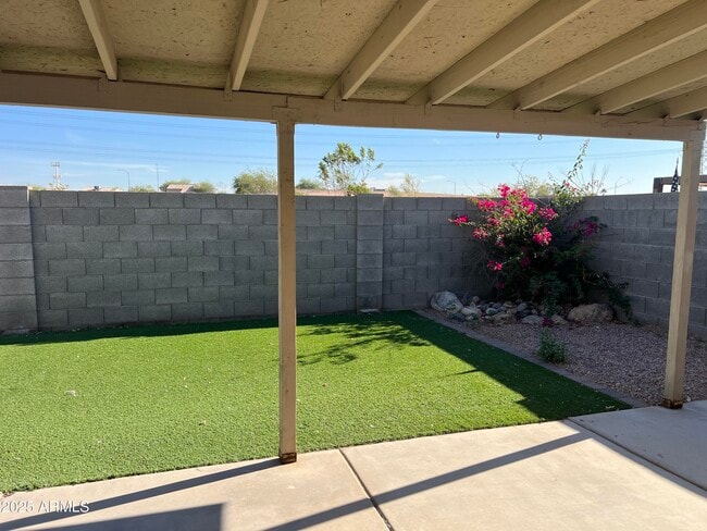 Building Photo - 8631 N 112th Ave