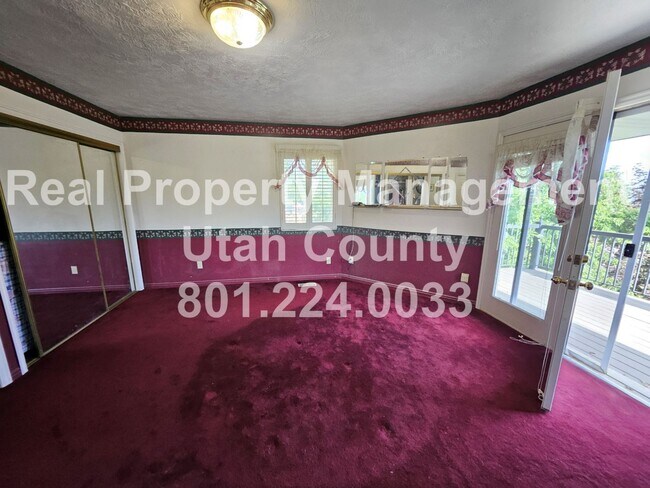 Building Photo - Elk Ridge Home with Unobstructed Valley Views
