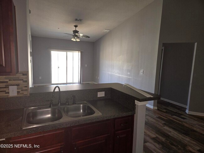 Building Photo - 6916 Ortega Woods Dr