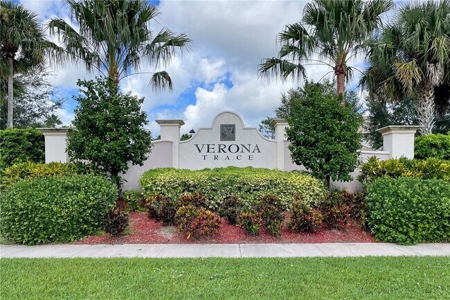 Building Photo - 9943 E Villa Cir