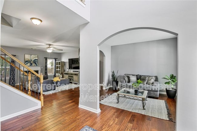 Building Photo - 611 Crosswinds Cir