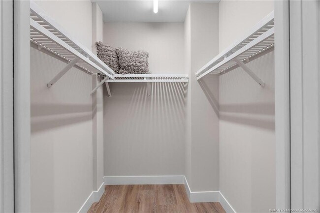 Building Photo - 41 SW Seminole St