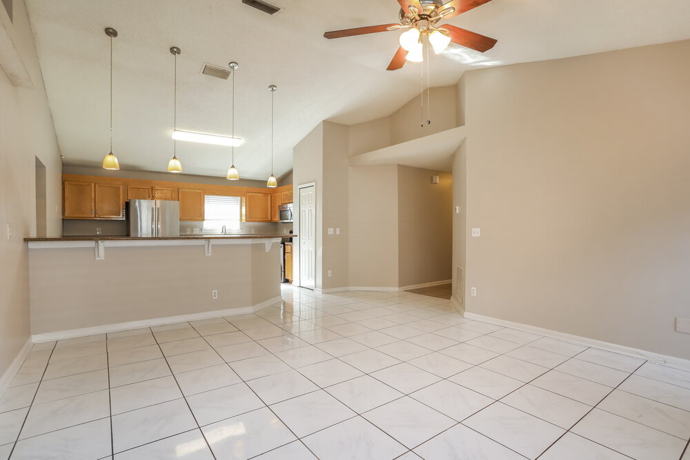 Building Photo - 2011 Cardiff Ln