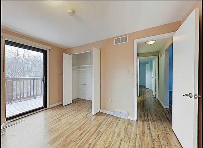 Building Photo - 3077 Mount Troy Rd