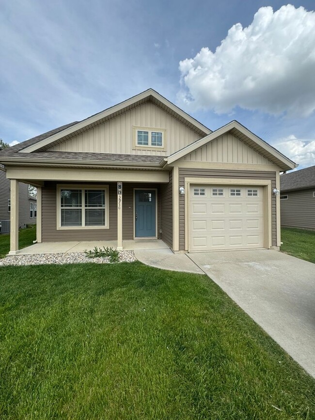 Building Photo - Spacious 3 Bedroom home!