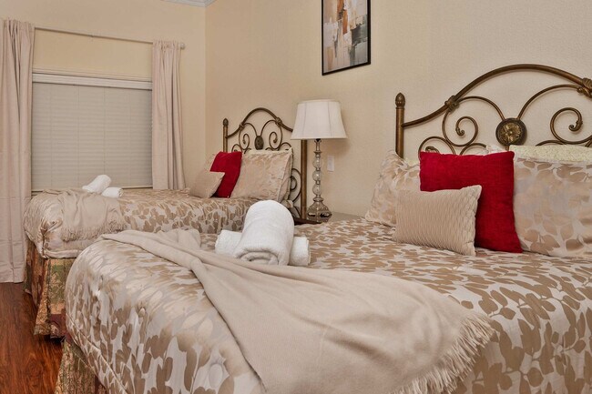 Building Photo - 7660 Whisper Way