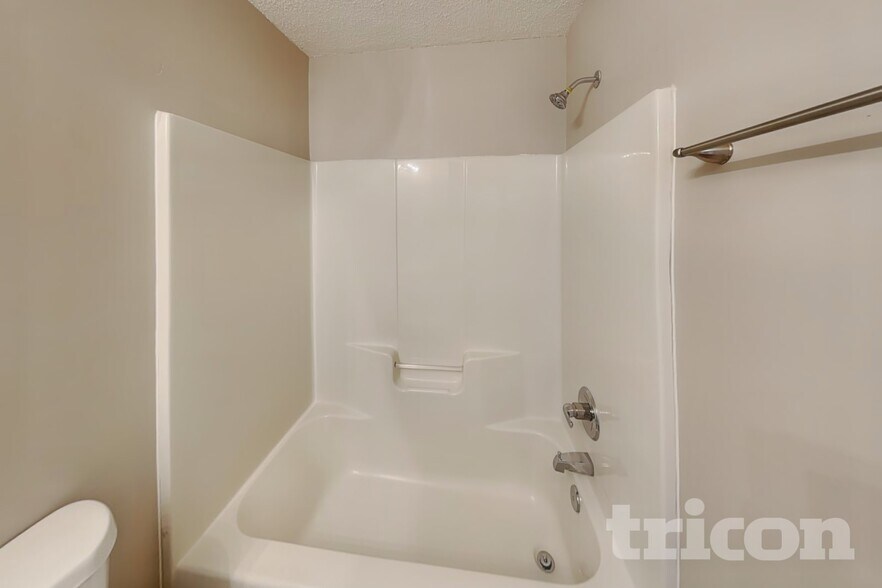 Building Photo - 3912 Farlow Rd