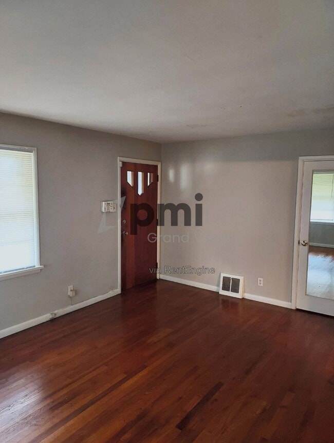 Building Photo - 2060 N Water St