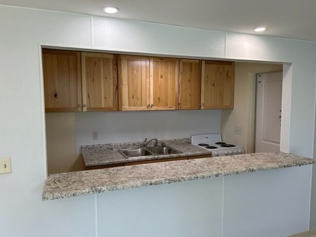 Primary Photo - 1-Bedroom, 1-Bathroom Apartment -- SUBLET AVAILABLE APRIL 1, 2026