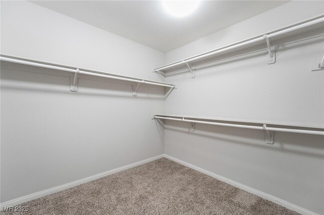 Building Photo - 2332 Mundare Dr