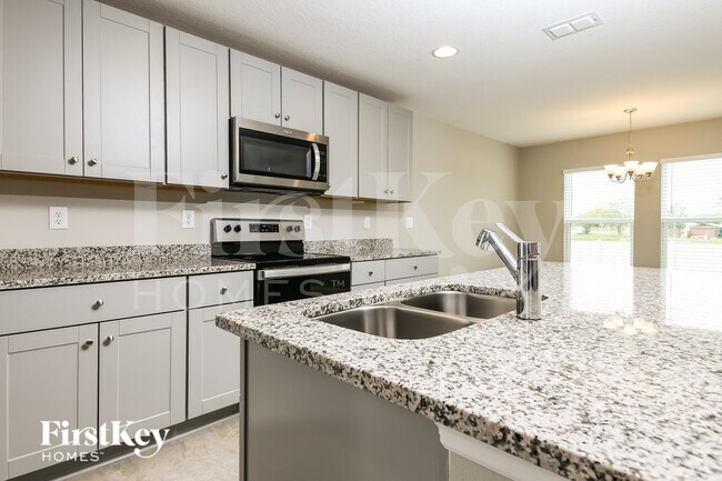 Building Photo - 643 Lindbergh Wy