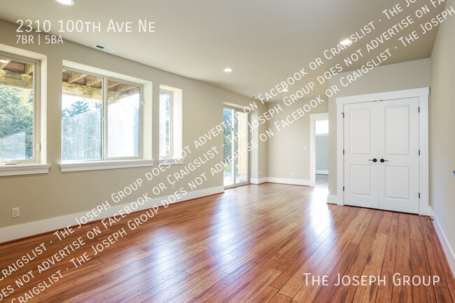 Building Photo - 2310 100th Ave NE