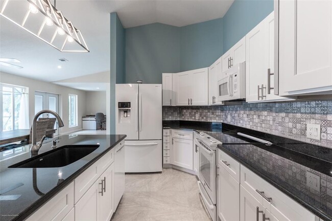 Building Photo - 18646 Kerrville Cir