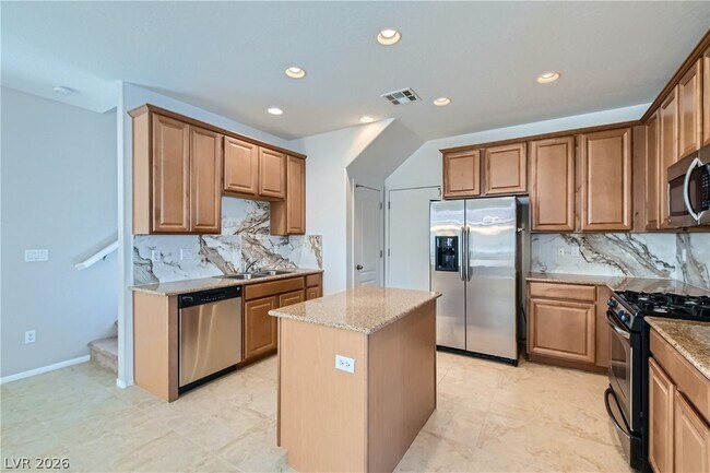 Building Photo - 665 Calamus Palm Pl
