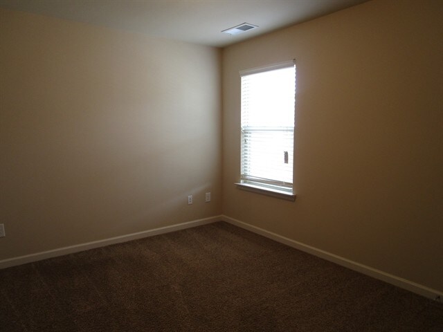Building Photo - 220 Bandelier Cir