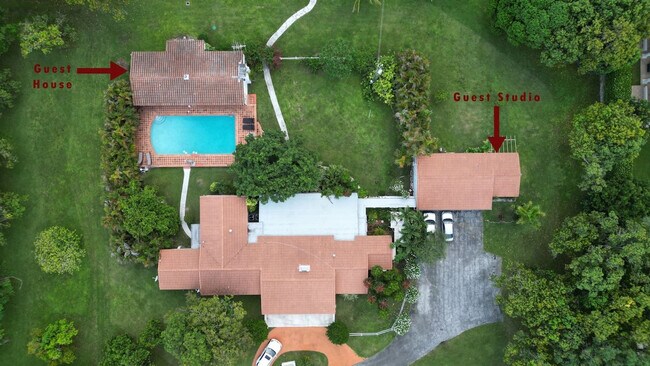 Building Photo - 6950 SW 77th Ave