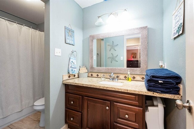 Building Photo - 22206 Meadowrock Dr
