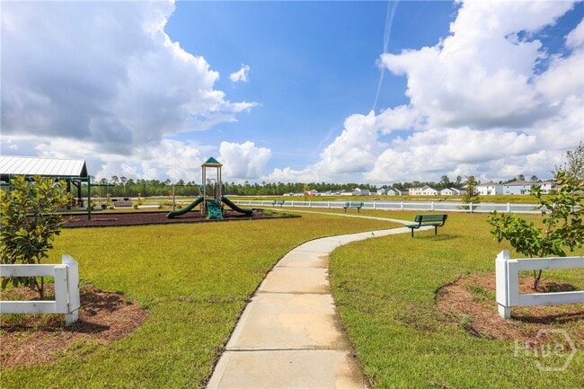 Building Photo - 107 Firefly Cir