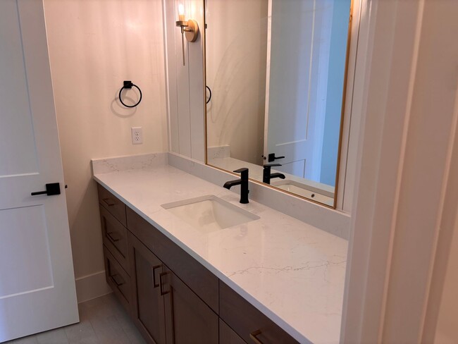 Building Photo - BRAND NEW 5 bed | 3.5 bath | 3 car garage ...
