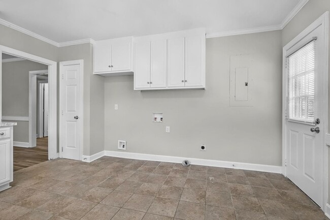 Building Photo - 3007 Buckingham Rd NW