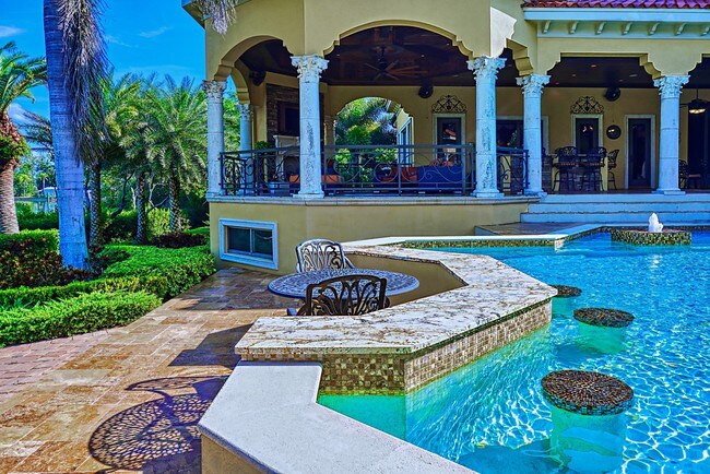 Building Photo - 1363 Oceanview Dr