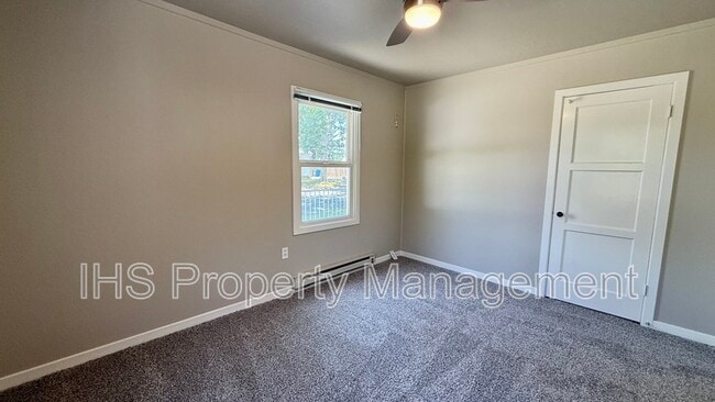 Building Photo - 319 Barth Ave