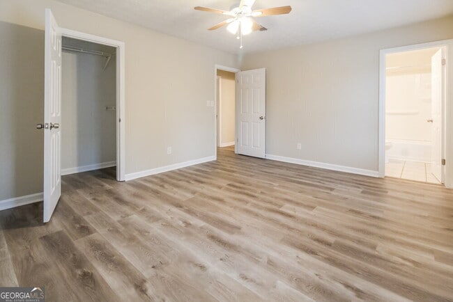 Building Photo - 3210 Fescue Cir