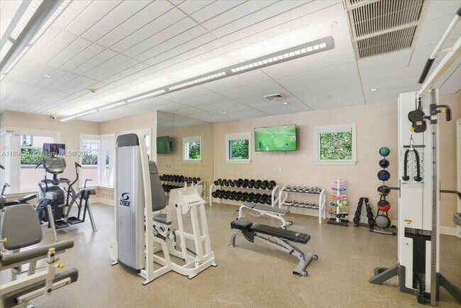 Building Photo - 20000 E Country Club Dr