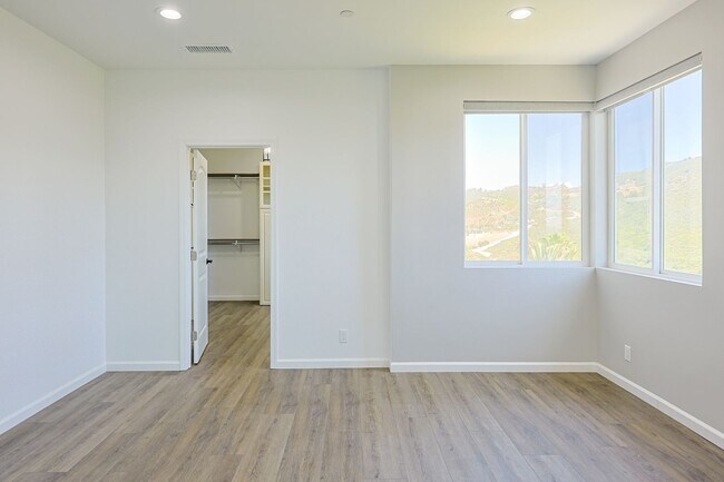 Building Photo - 4 Bedroom VIEW Home in Escondido built in 2023