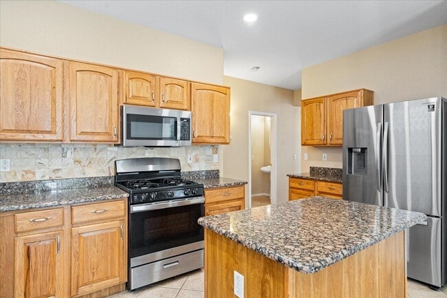 Building Photo - 6349 W Desert Hollow Dr
