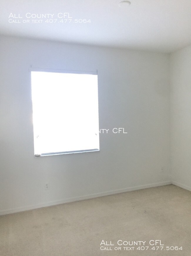Building Photo - 10660 Savannah Wood Dr