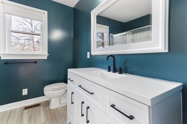 Building Photo - Beautiful 4 Bed 3.5 Bath Home on 20 Acres