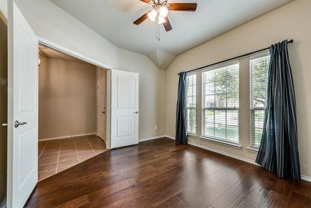 Building Photo - 9624 Sleepy Hollow Dr