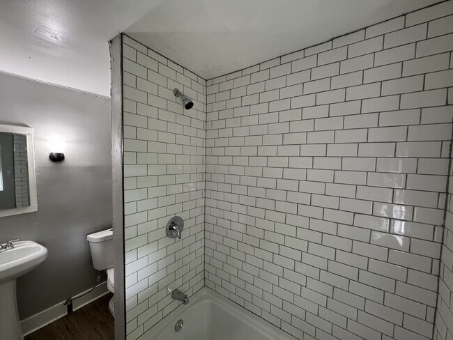 Building Photo - 555 Cedarhurst Ave